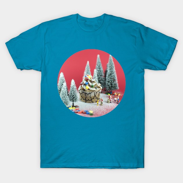 Christmas cupcake T-Shirt by josemanuelerre